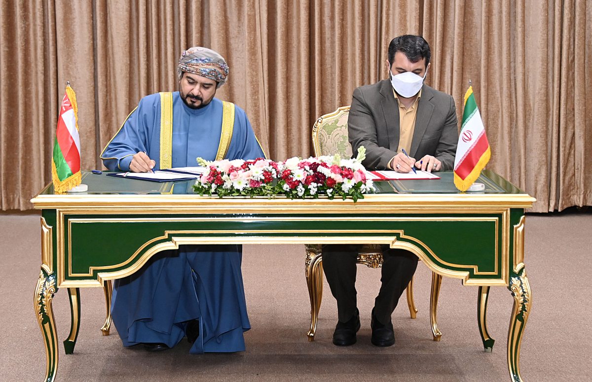 Oman-and-Iran-sign-Memorandum-ofUnderstanding3