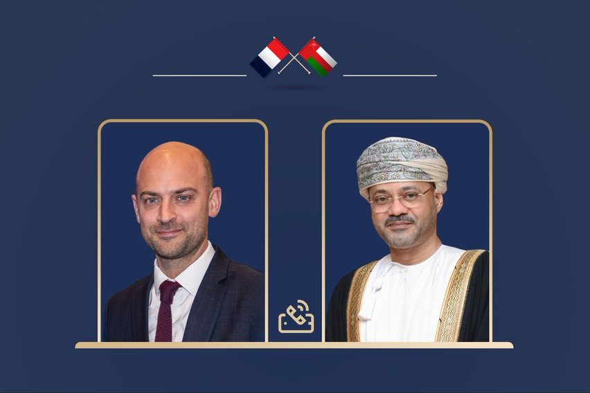 Oman's Foreign Minister Sayyid Badr Albusaidi receives a phone call from his French counterpart.