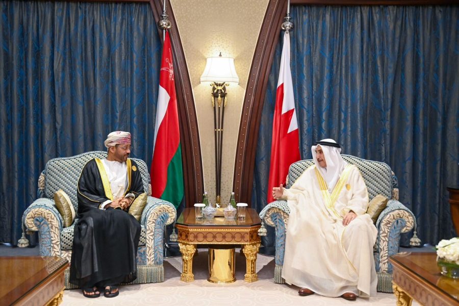 وزير الخارجية يلتقي بنائب رئيس مجلس الوزراء البحريني