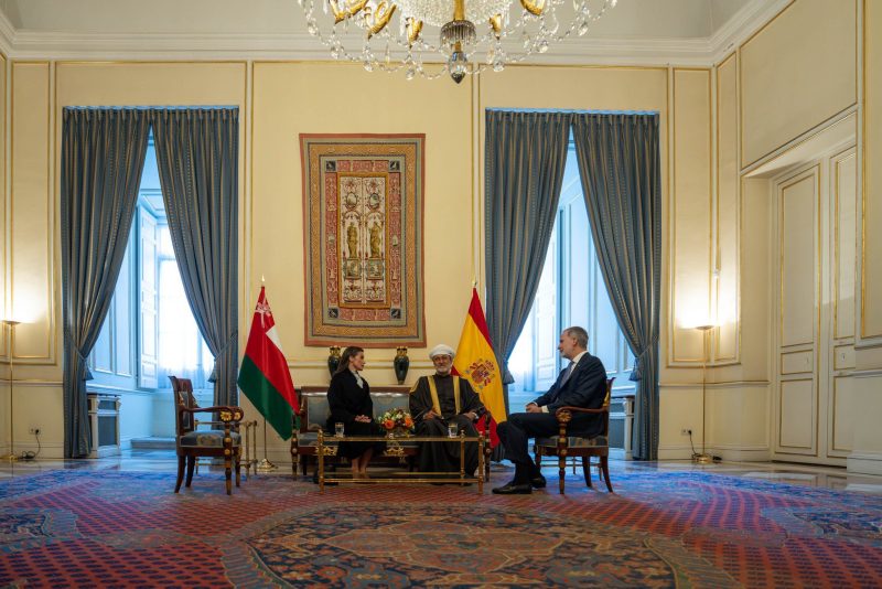 His Majesty holds private meeting with King of Spain