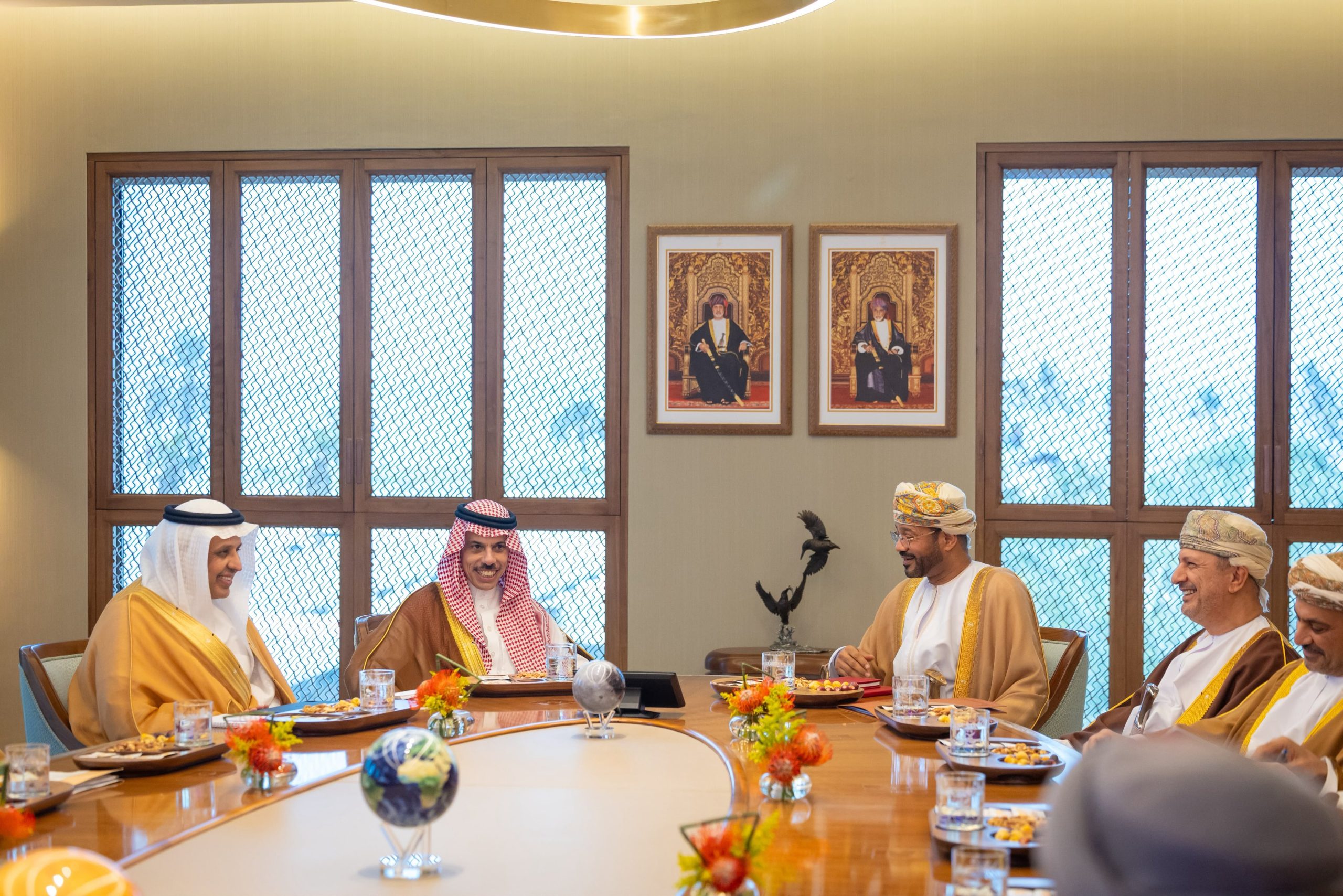 Minister discuss cooperation and regional developments with Saudi counterpart
