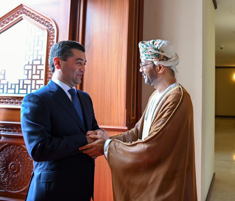 Oman Foreign Minister with Uzbek counterpart 