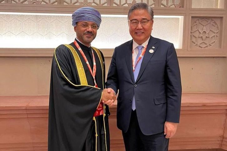 Sayyid-Badr-meeting-Korean-Foreign-Minister-on-sidelines-of-G20