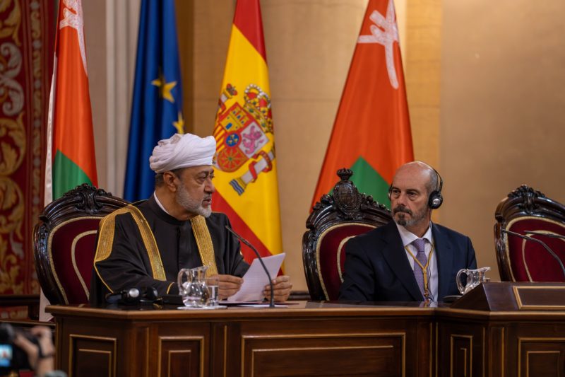 His Majesty visits the Spanish Senate and Congress