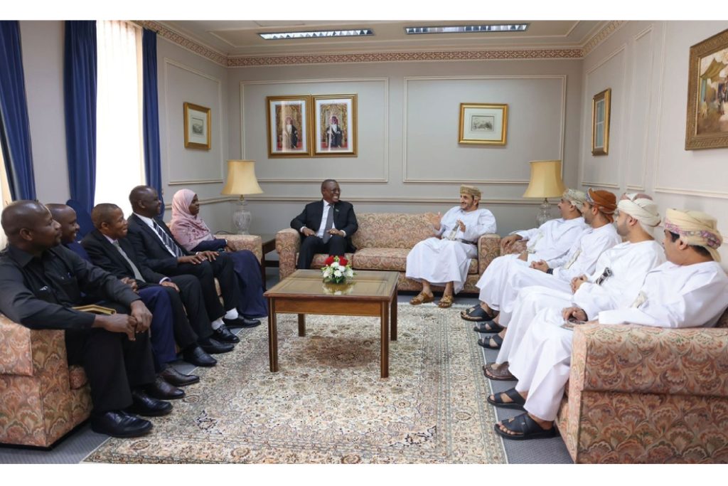 Sheikh-Khalifa-Alharthy-recieves-tanzanian-Minister