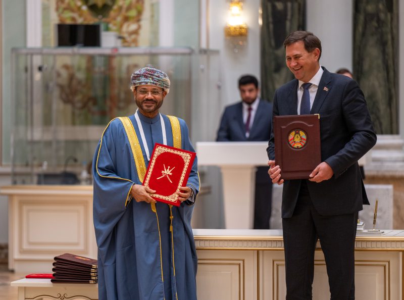 جلالةُ السُّلطان المعظم والرئيسُ البيلاروسي يشهدان التّوقيع على عددٍ من الاتفاقيات ومذكّرات التّفاهم والتّعاون