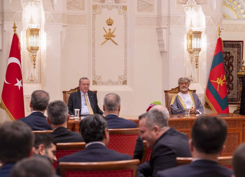 جلالةُ السُّلطان والرئيس التُّركي يشهدان التّوقيع على إعلان وبيان مُشترَكَيْن و6 اتّفاقيّات و8 مذكّرات تفاهم