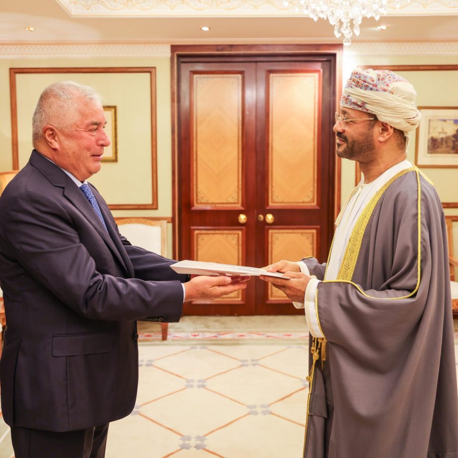 معالي السيد وزير الخارجية يتسلم نسخة من أوراق اعتماد السفير الطاجيكي