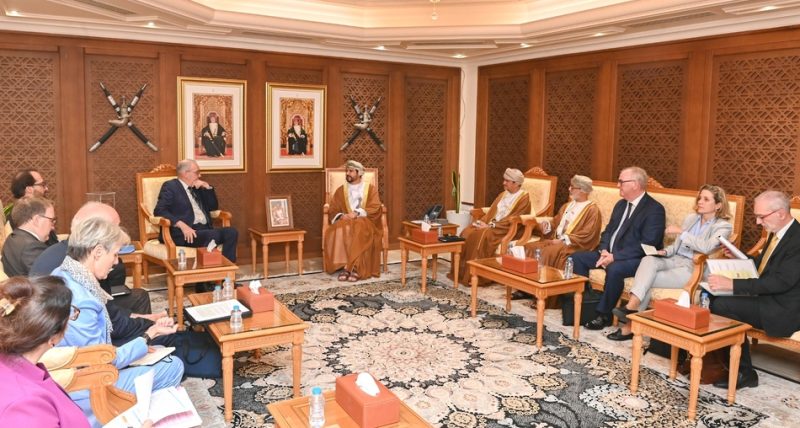 سلطنة عُمان وسويسرا تبحثان تعزيز مجالات التعاون الاقتصادي والتجاري والعلمي