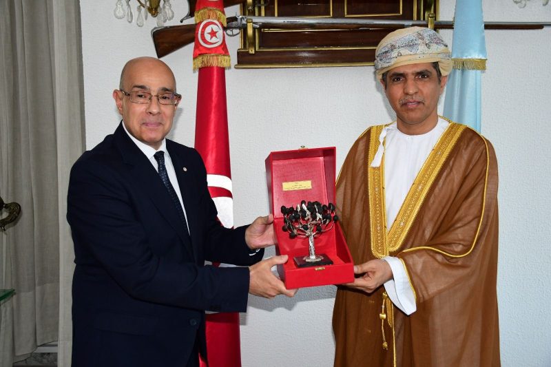 Tunisia: Defence Minister receives Oman's Ambassador