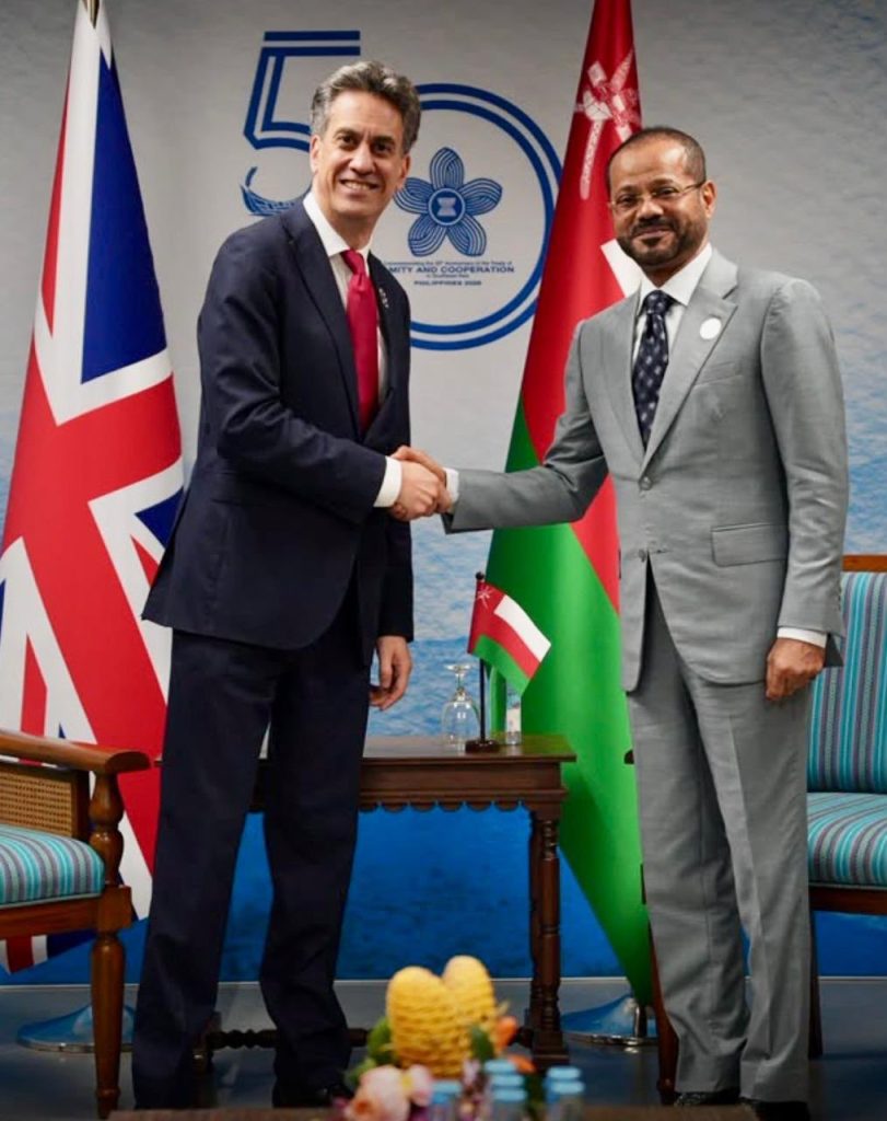 Minister meets UK counterpart in Manila