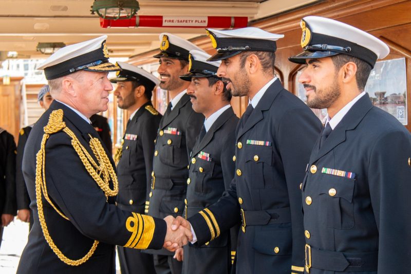 بريطانيا: سفينة "شباب عُمان الثانية" تستقبل مسؤولين رفيعي المستوى في ميناء بورتسموث