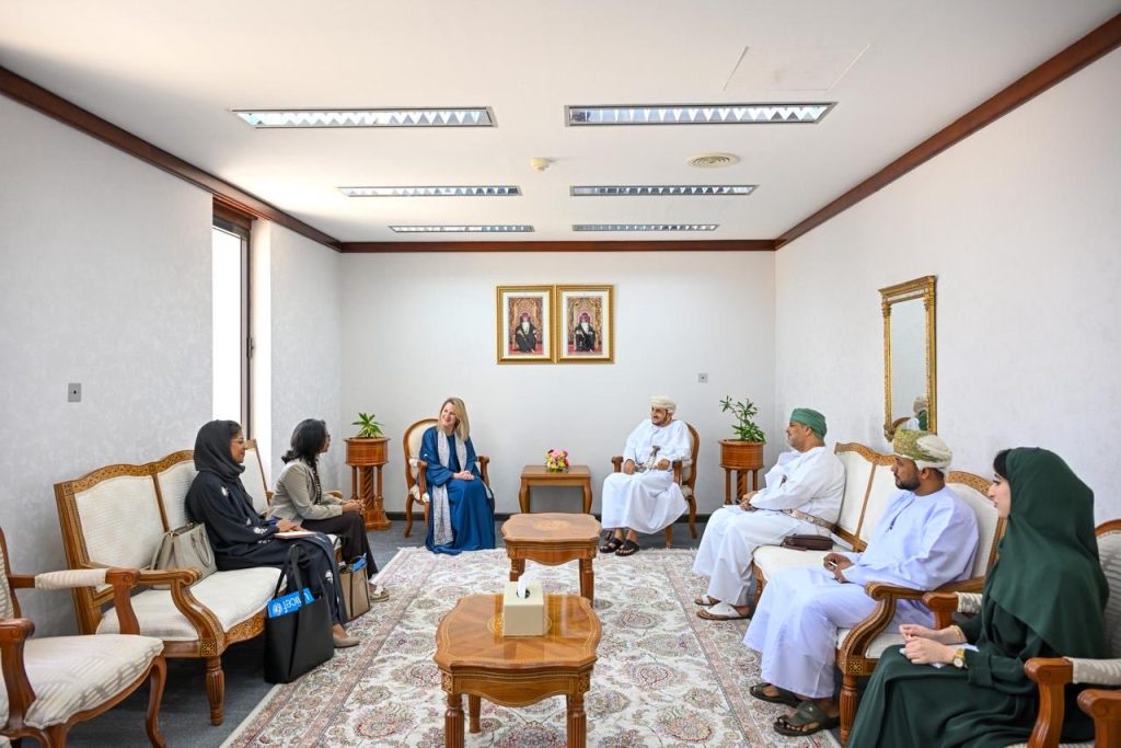 وكيل الوزارة للشؤون السياسية يلتقى مسؤولة التبرعات باليونيسيف