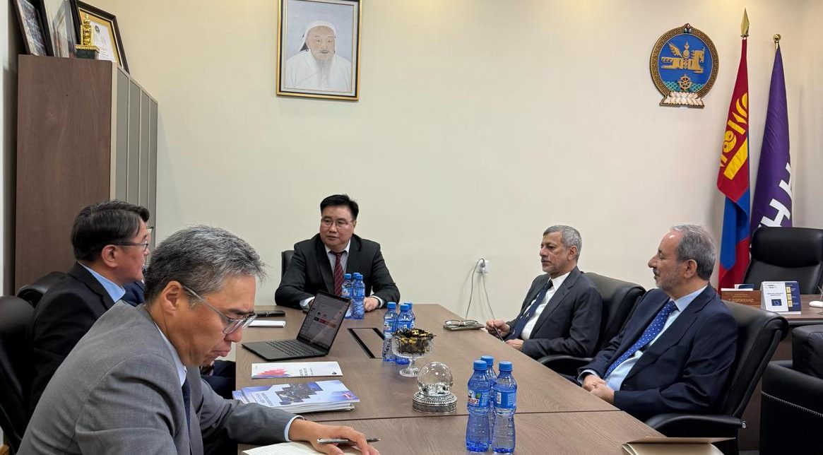مناقشة فرص التعاون في المجالات الاستثمارية بين سلطنة عمان ومنغوليا