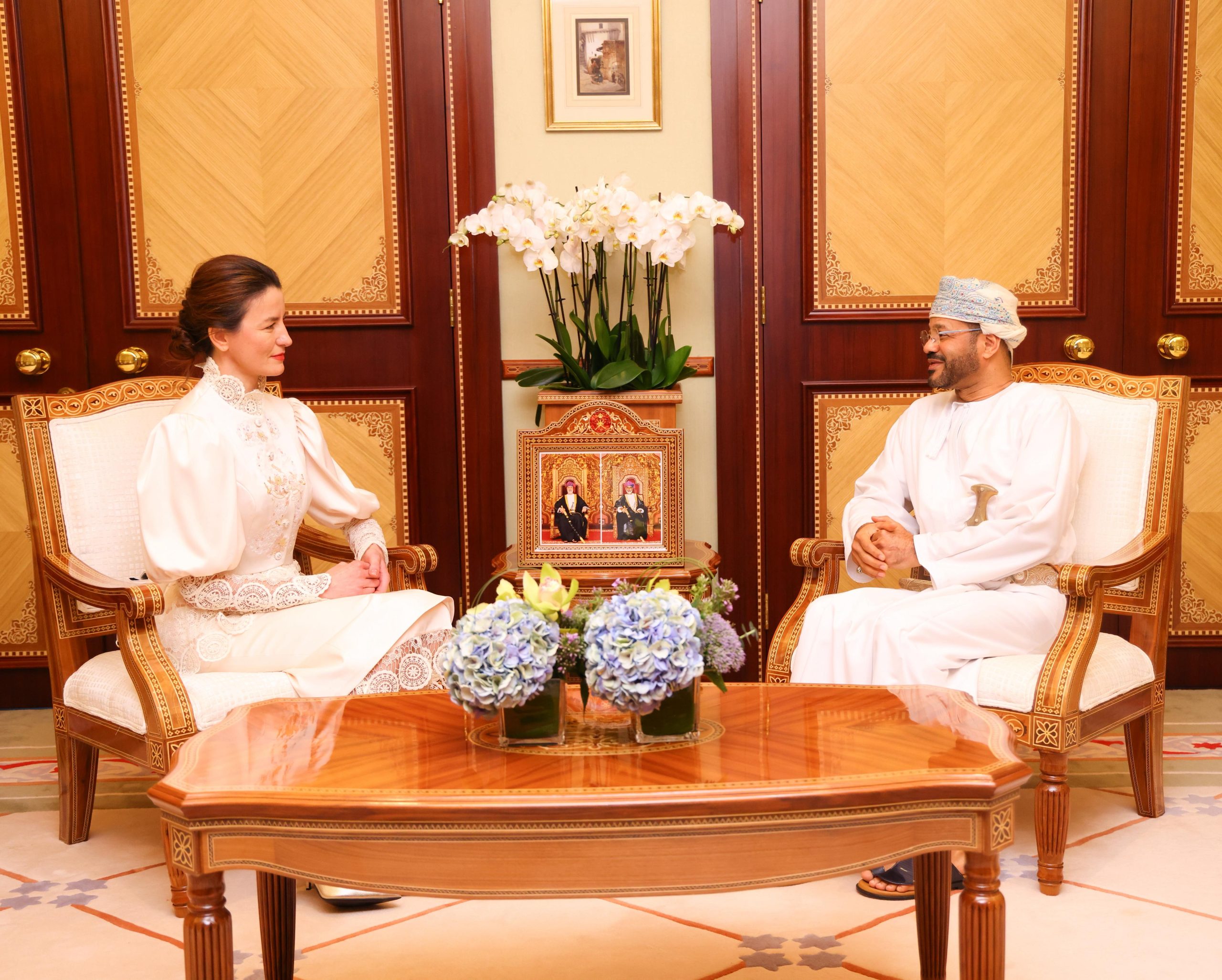 Minister receives credentials of Ukraine Ambassador