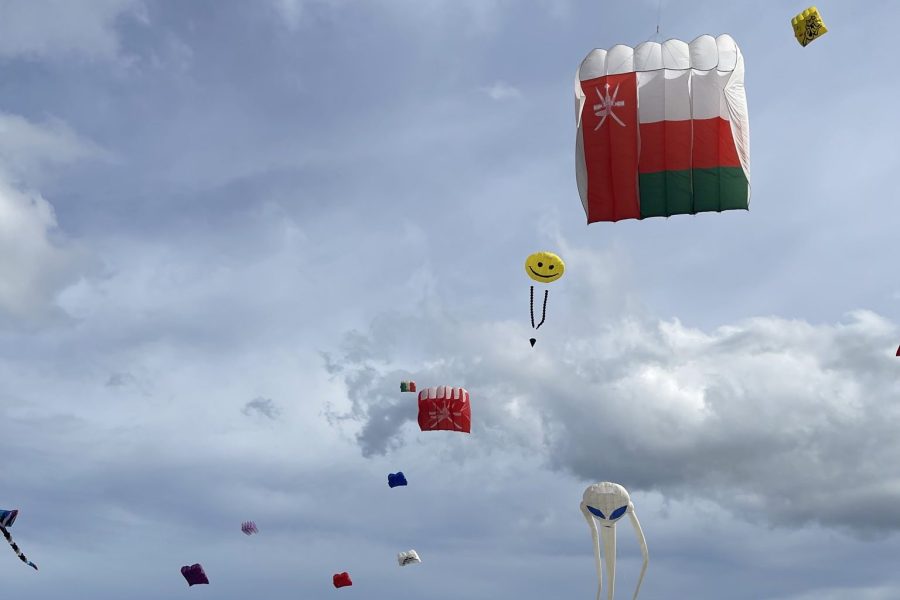 Malaysia: Deputy Head of Mission visits Omani team at Borneo kite festival