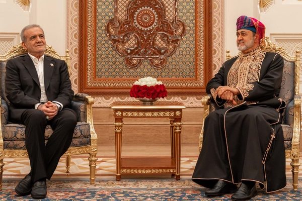 His Majesty hosts official dinner for Iranian President at Al Alam Palace