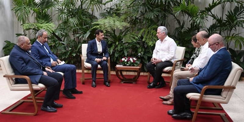 The Cuban President receives the head of the Omani Investment Authority