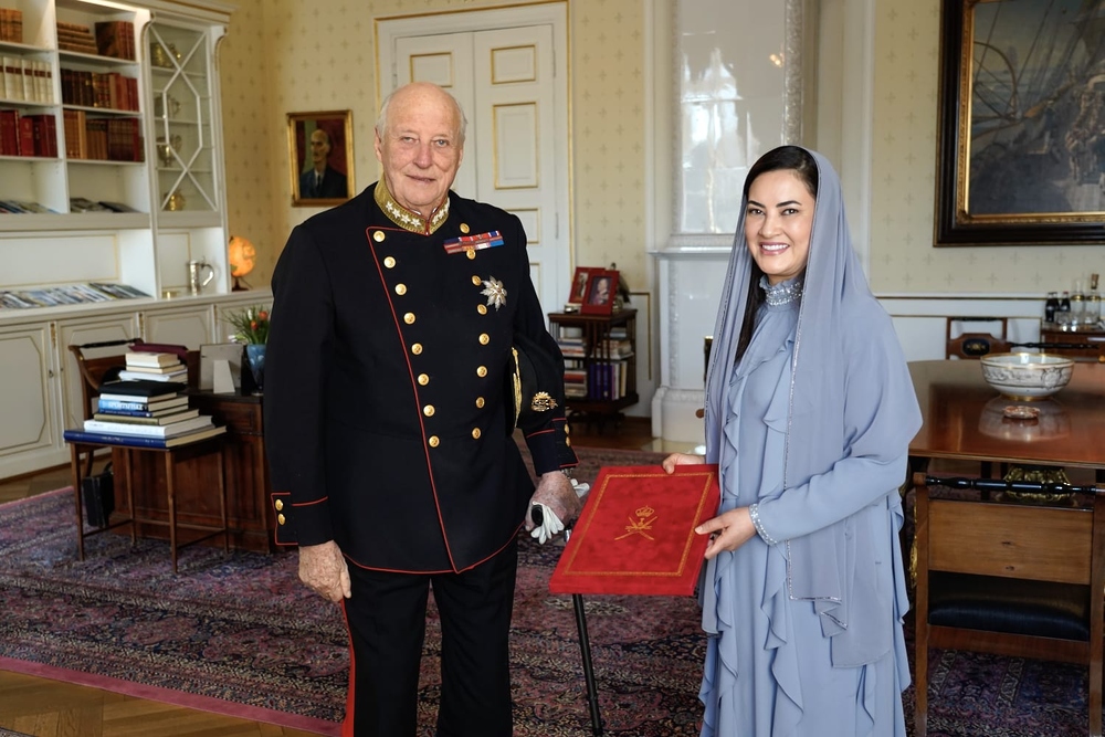 Her Excellency Maitha bint Saif Al Mahrouqi, Ambassador of the Sultanate of Oman to the Federal Republic of Germany, presented today in the Norwegian capital, Oslo, her credentials as an accredited non-resident ambassador of the Sultanate of Oman to the Kingdom of Norway to His Majesty Harald V, King of Norway.