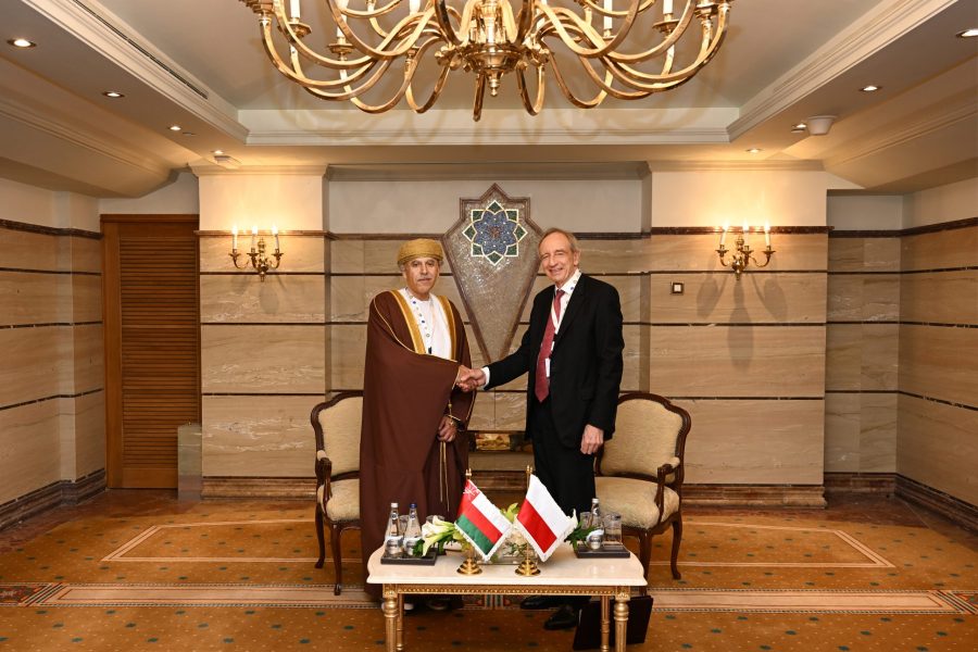 Administrative Undersecretary meets Poland’s State Secretary in Kuwait
