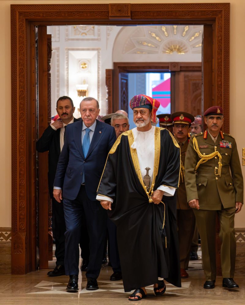 جلالةُ السُّلطان المعظّم والرئيس التركي يعقدان جلسة مباحثات