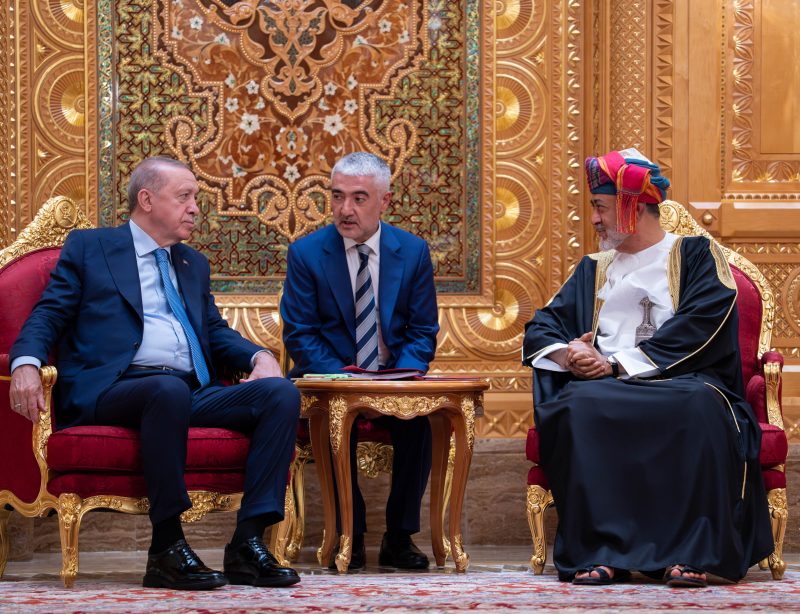 جلالةُ السُّلطان المعظّم والرئيس التركي يعقدان جلسة مباحثات