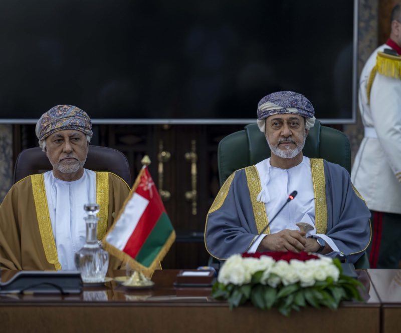 His Majesty and the Algerian President hold a bilateral meeting and official talks