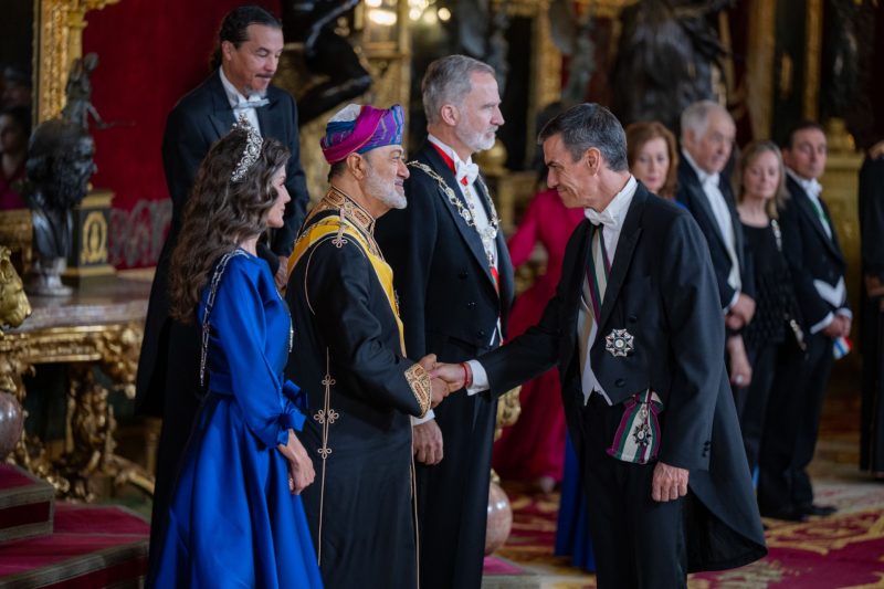 King of Spain hosts banquet in honour of His Majesty