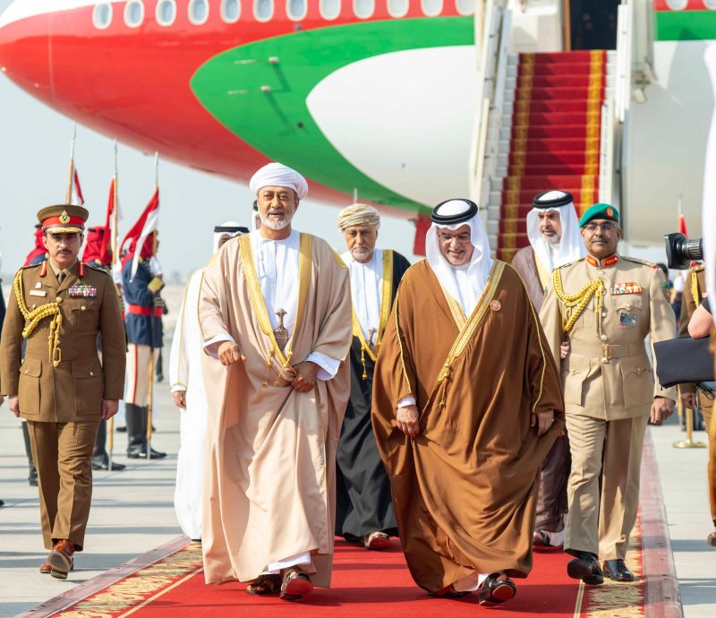 جلالة السُّلطان المعظم يصل إلى مملكة البحرين.