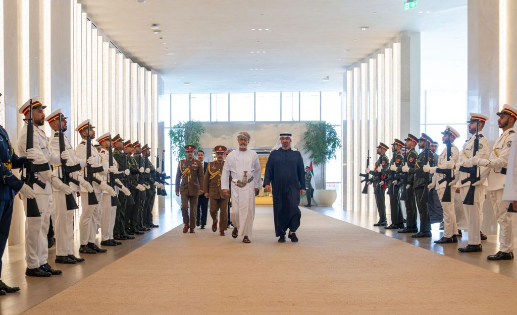جلالة السُّلطان المعظّم يقوم بزيارة أخويّة إلى الإمارات