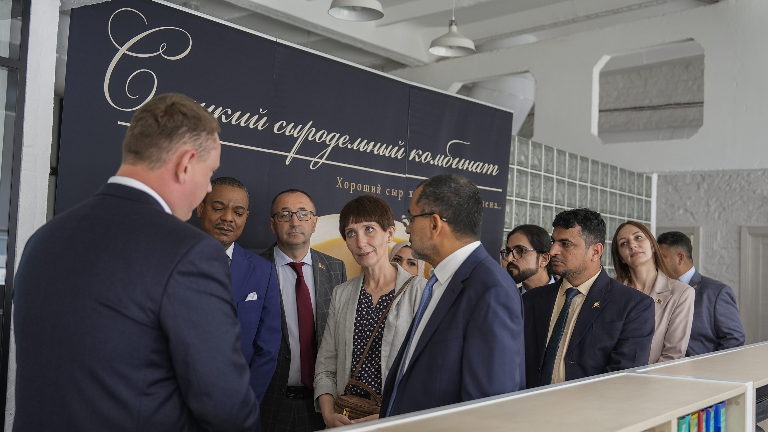 Belarus: Agriculture Minister visits cheese factory in the Minsk