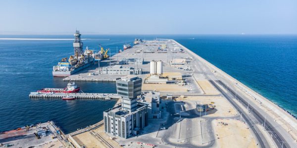 سلطنة عُمان ولبنان.. تعاون مشترك في شتى المجالات