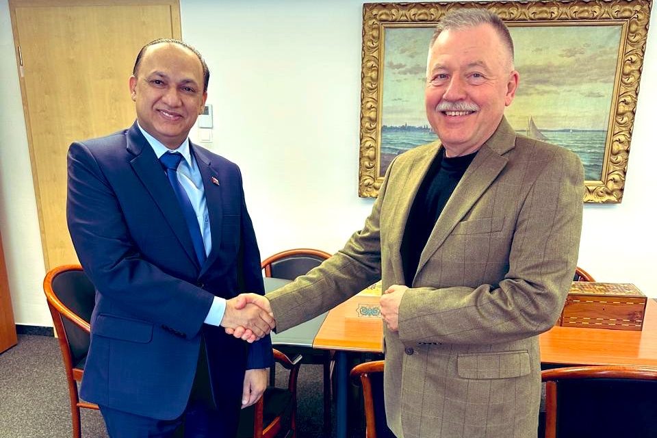 Hungary: Deputy Minister of State for Southern Relations Development receives Ambassador
